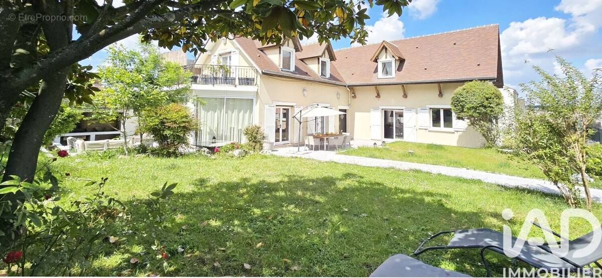 Photo 1 - Maison à MONTEVRAIN