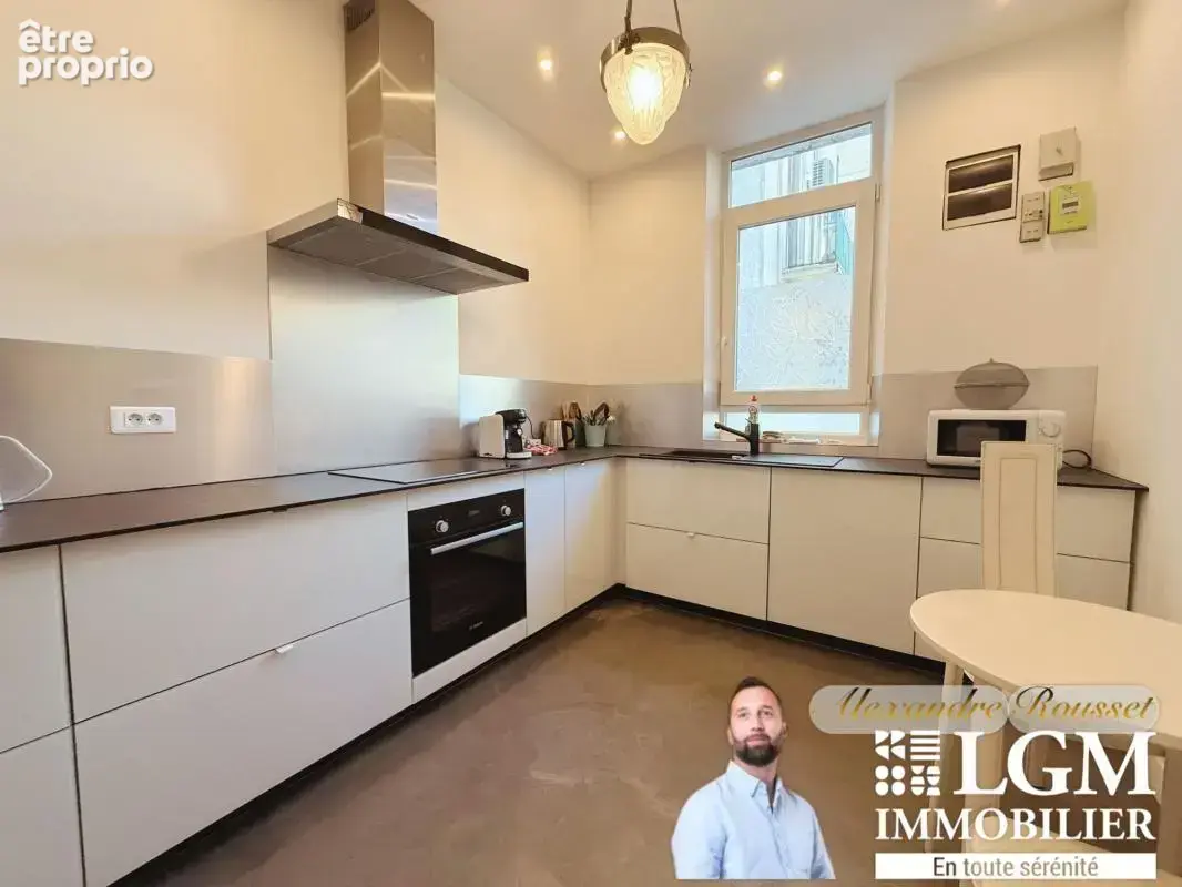  Appartement de caractère de 115 m² avec terrasse – Au cœur du centre historique de Nîmes - photo 13