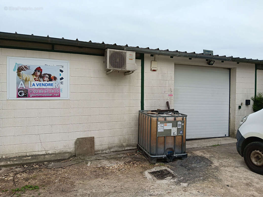 Commerce à LA CHARITE-SUR-LOIRE