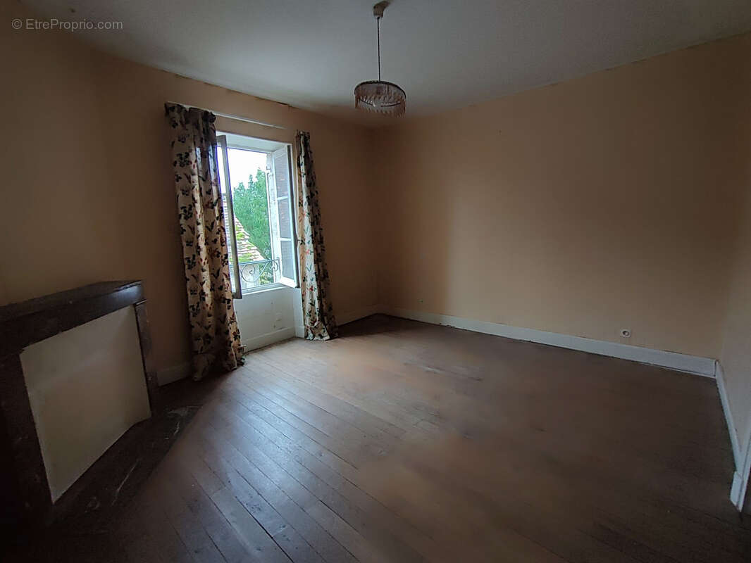 Maison à SAINTE-SEVERE-SUR-INDRE