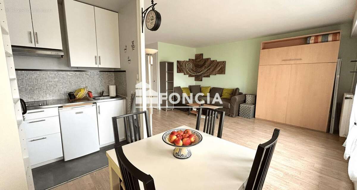 Appartement à FRESNES