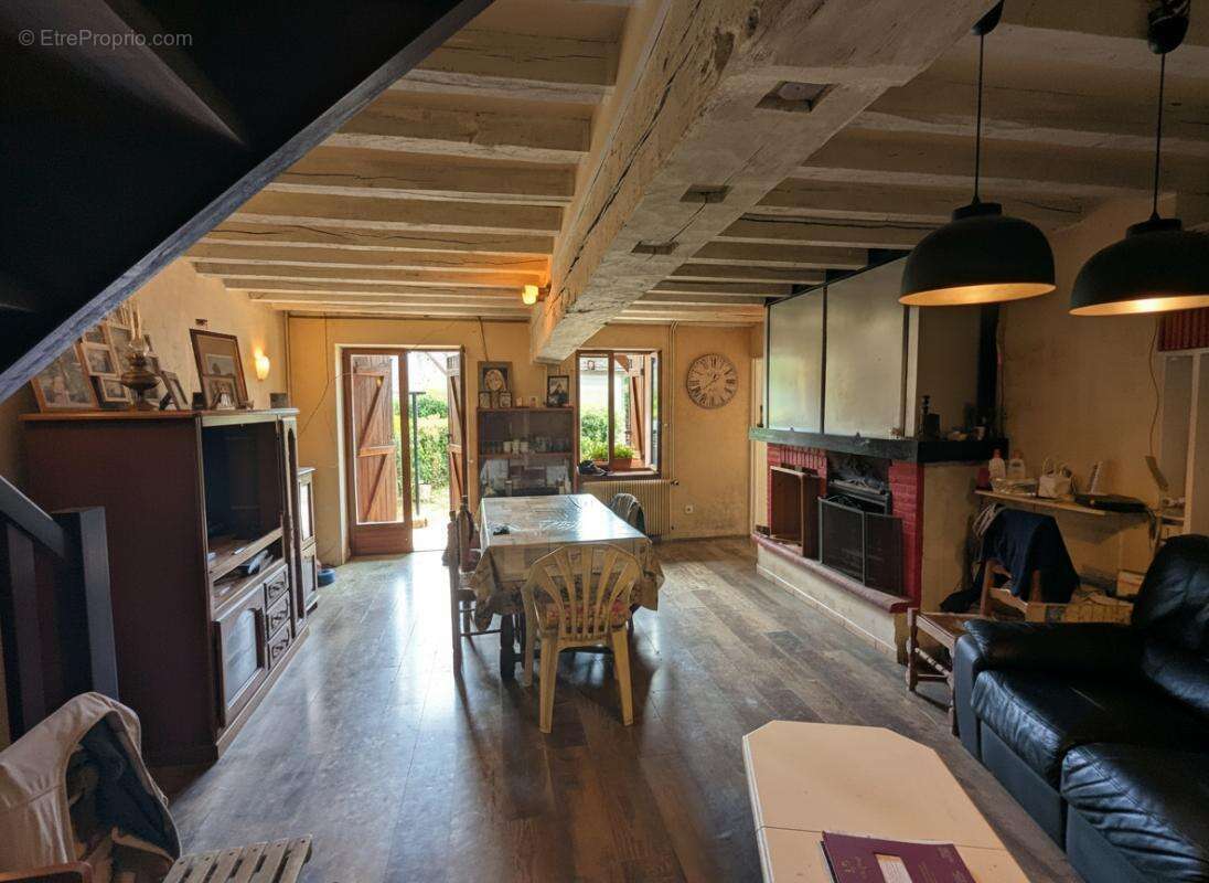 Maison de 114 m²  3 chambres parcelle de 2 368 m² - photo 4
