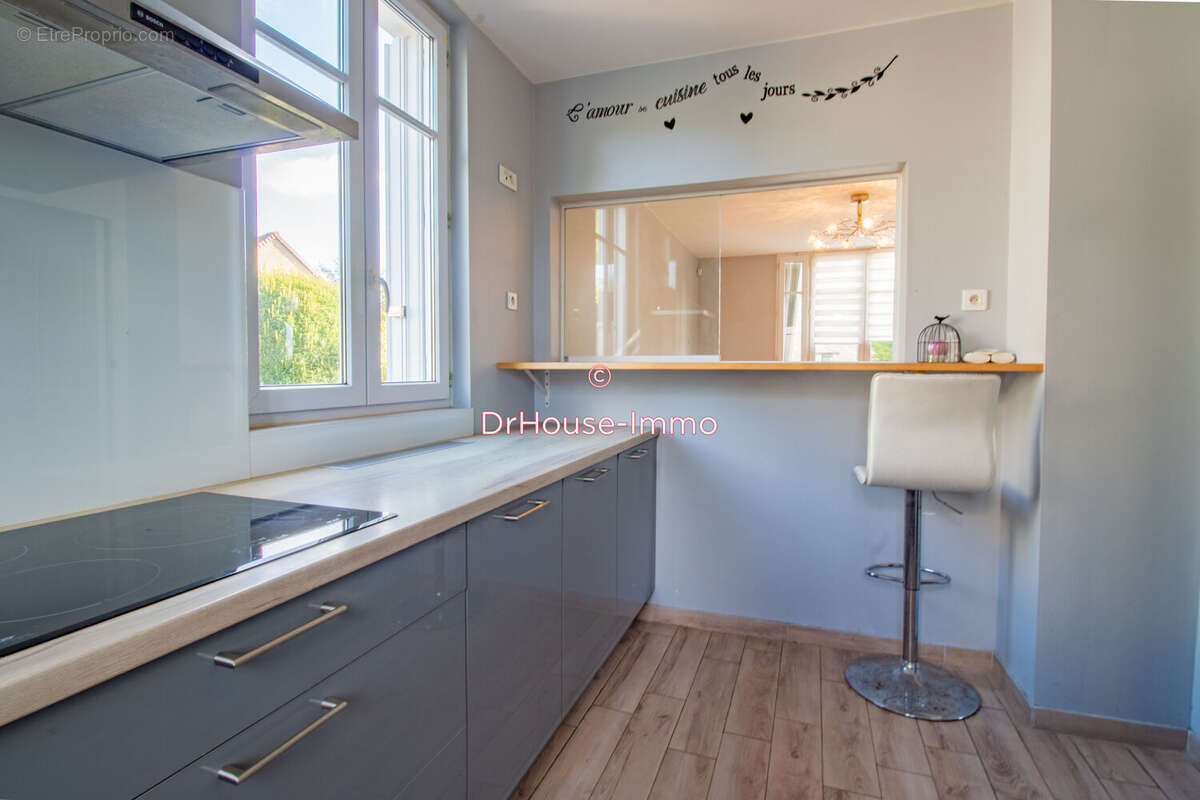 Maison à FEUCHEROLLES