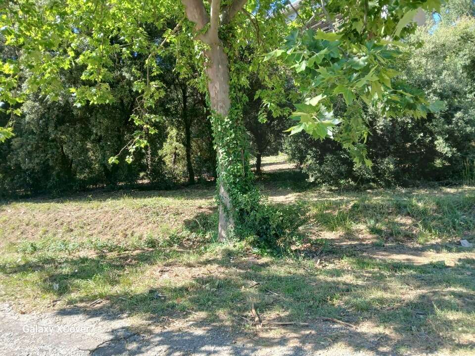 Terrain 1932 m² à Les Cluses  - photo 2