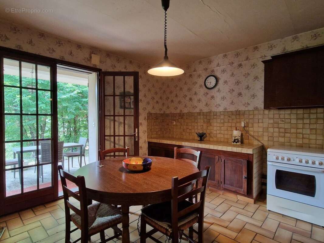Maison de Plain pied et jardin proche des commerces. - photo 8