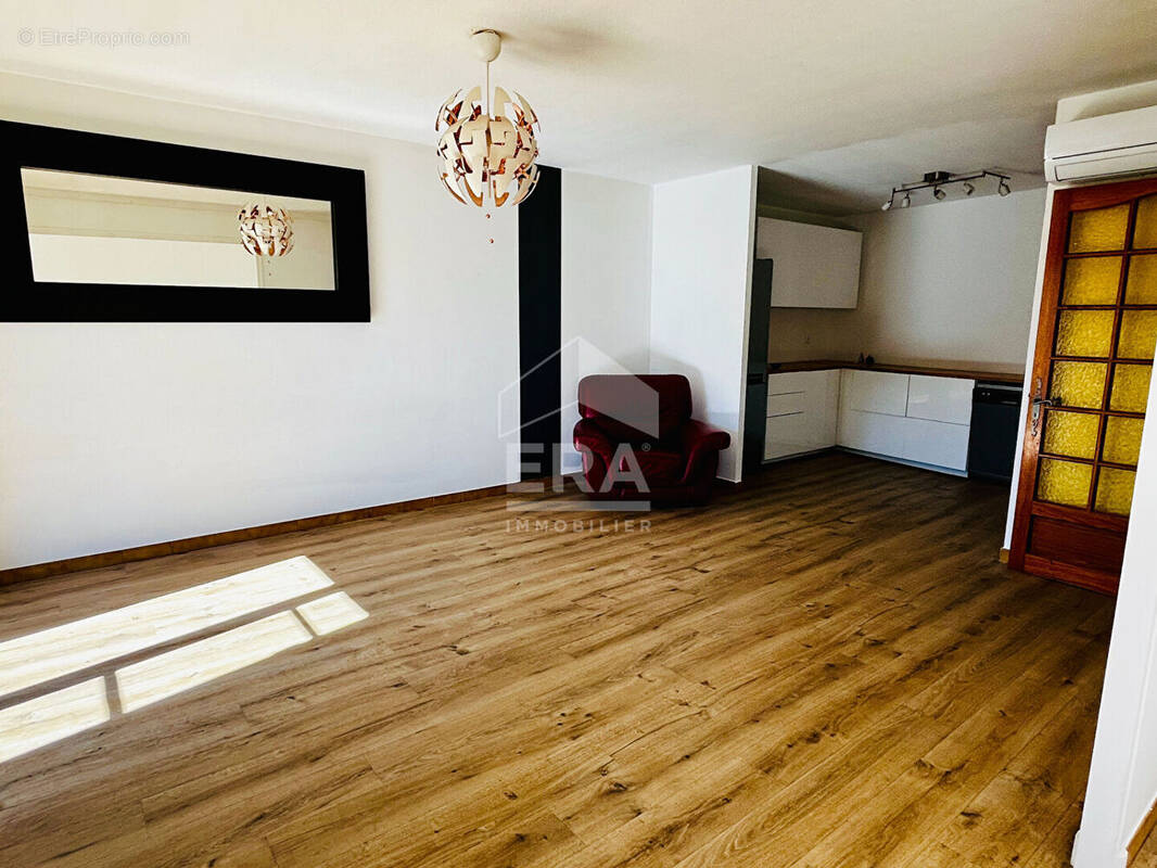 Appartement à L'ISLE-SUR-LA-SORGUE