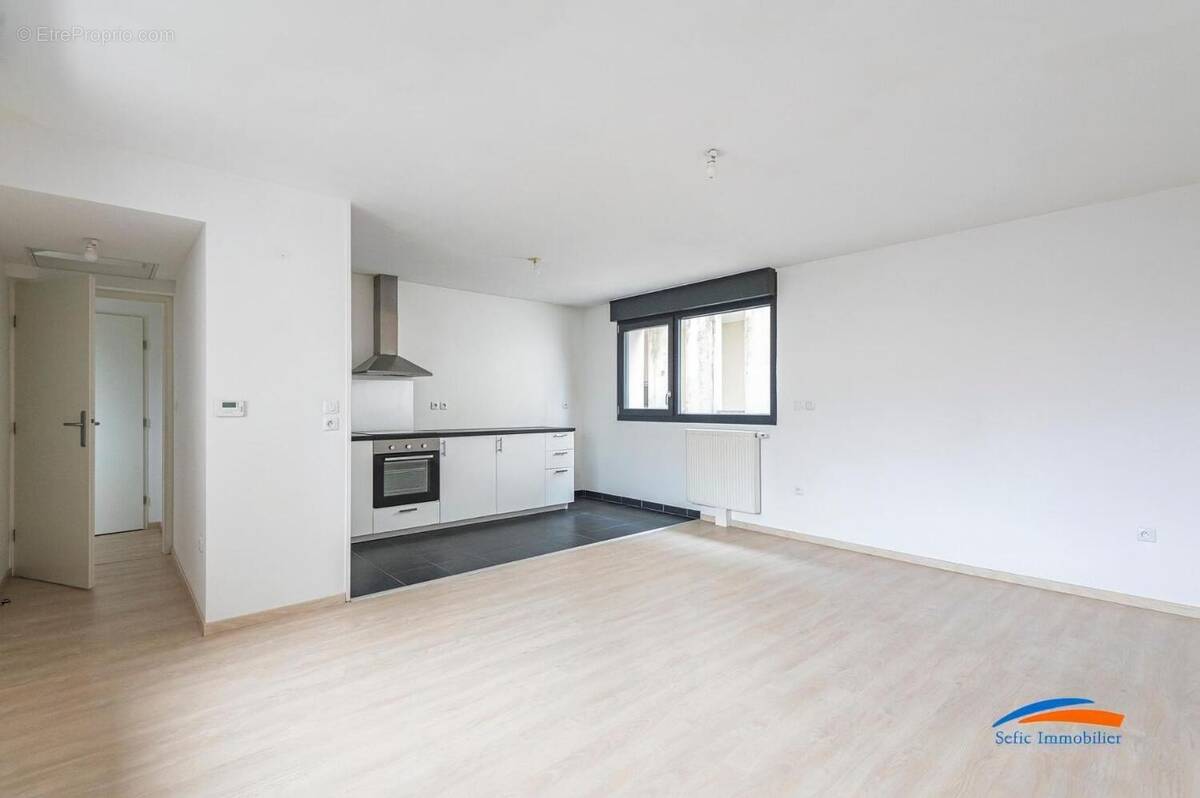   - Appartement à REIMS