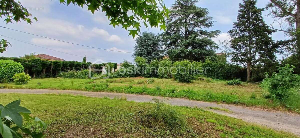 Terrain à SAINT-ANDRE-DE-CORCY