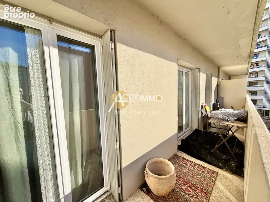 Toulon - Aguillon, très bel appartement faux T4 avec balcon, cave et parking collectif - photo 3