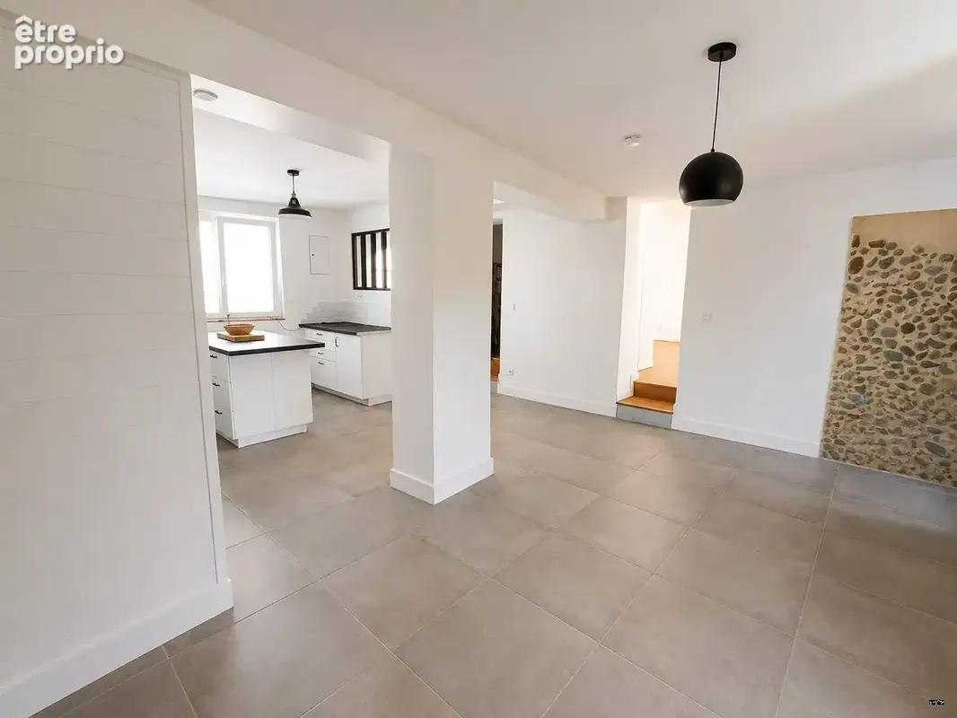 Maison 103 m² à Thil  - photo 1