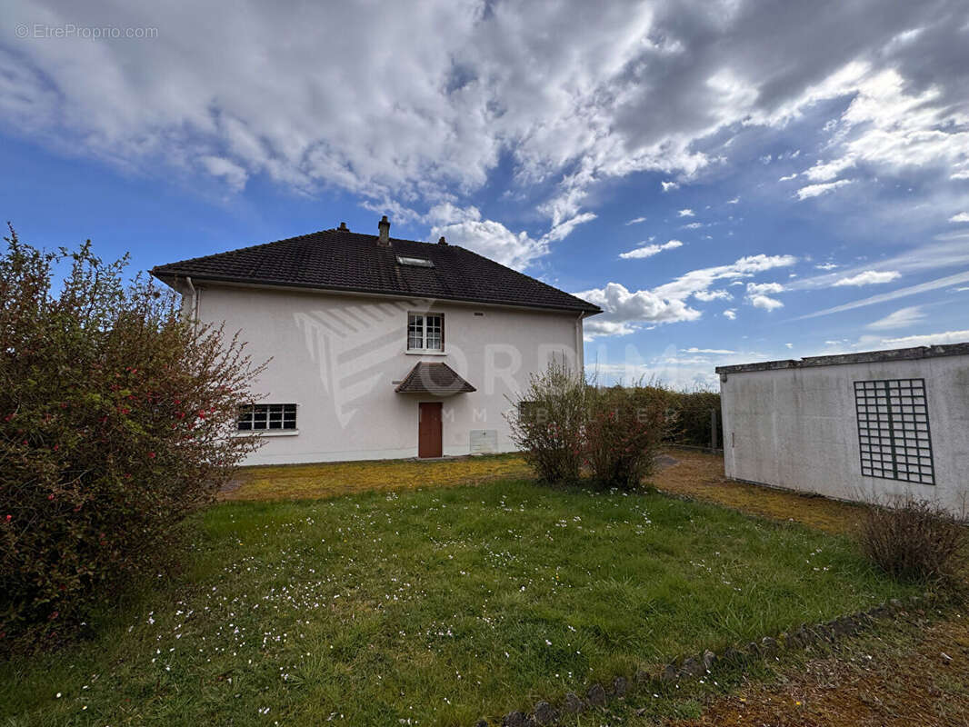 Maison à COSNE-COURS-SUR-LOIRE