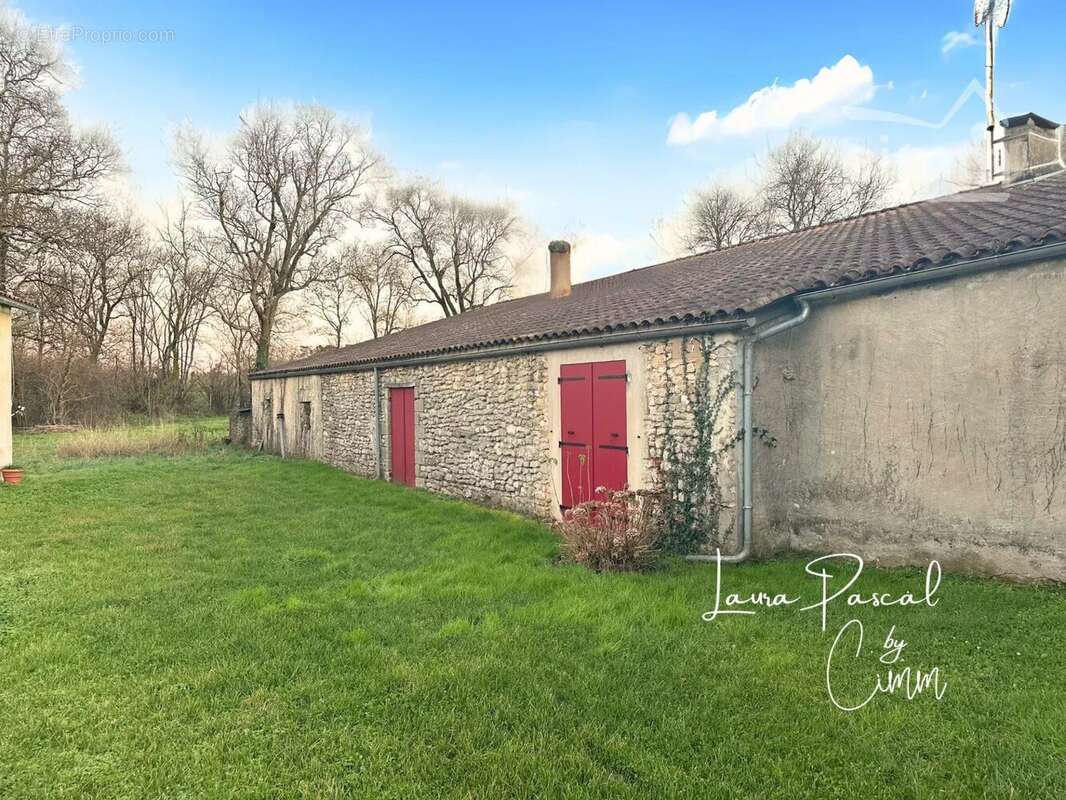 Maison familiale avec nombreuses dépendances – Générac (33920) - photo 26