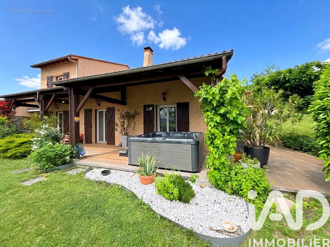 Photo 1 - Maison à COURNON-D'AUVERGNE