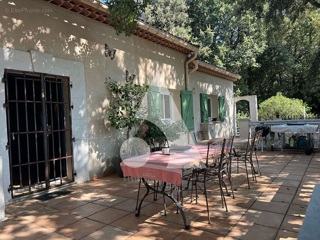 Maison à LA ROQUEBRUSSANNE