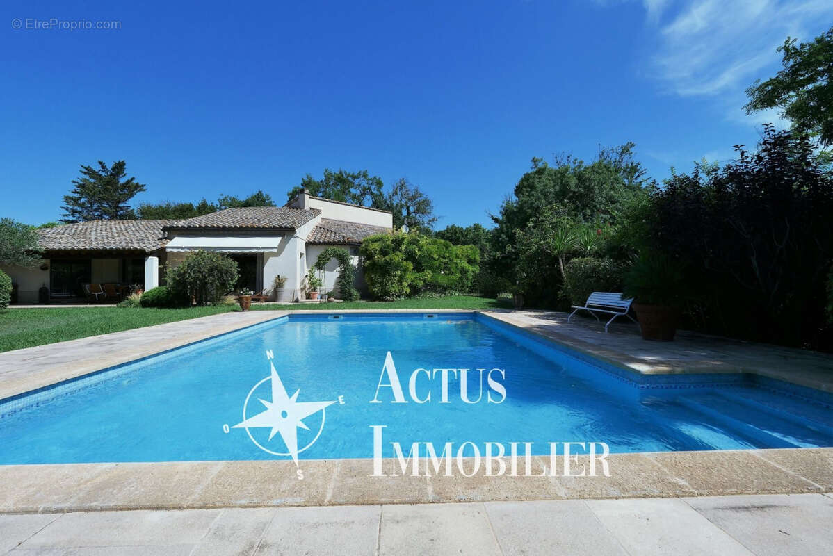 Maison à SAINT-MARTIN-DE-CRAU