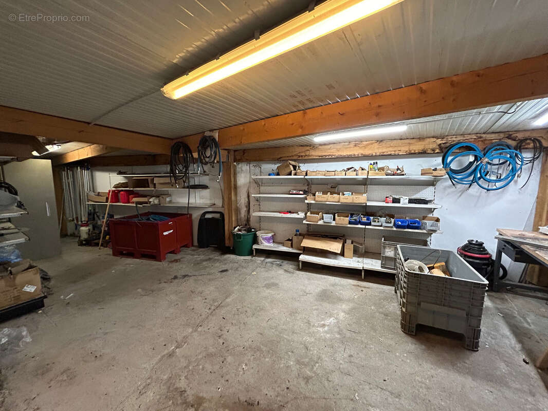 Commerce à VARANGEVILLE