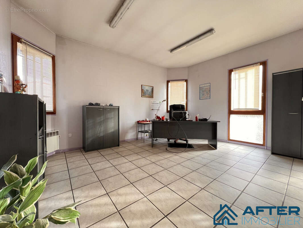 Commerce à CHANTEHEUX