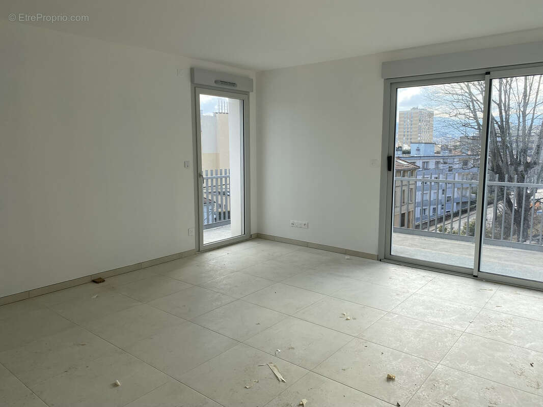 Appartement à SAINT-ETIENNE