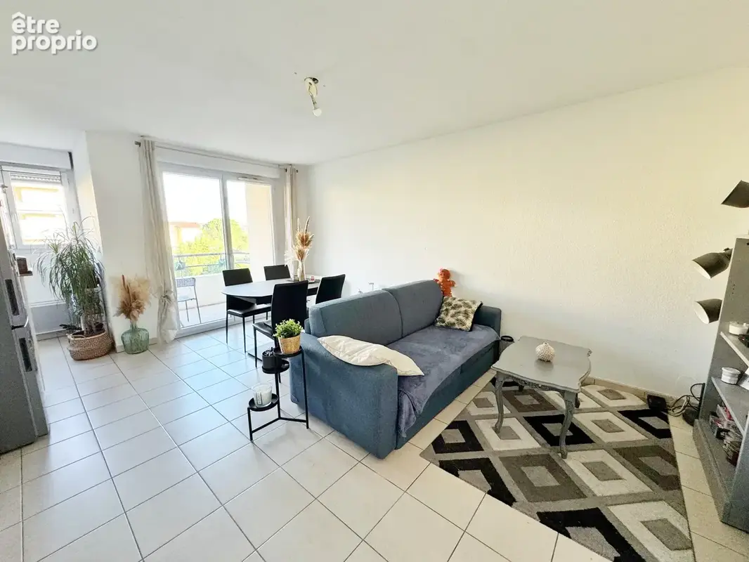 T2 avec balcon, piscine collective et deux places de stationnement   Résidence Les Hauts de Grigny - photo 4
