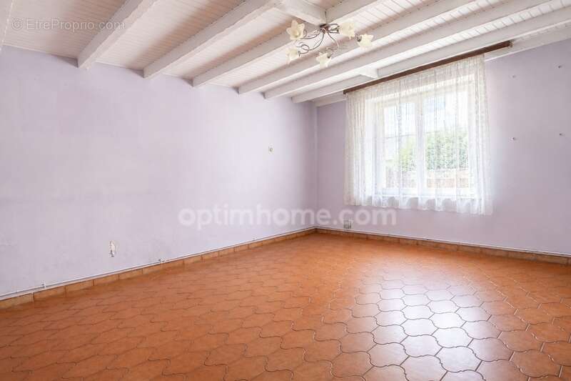 Maison à NEUFCHEF
