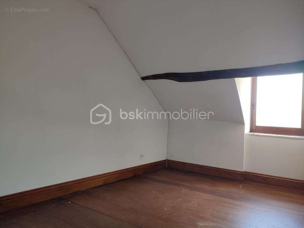 Maison à FRESNAY-SUR-SARTHE