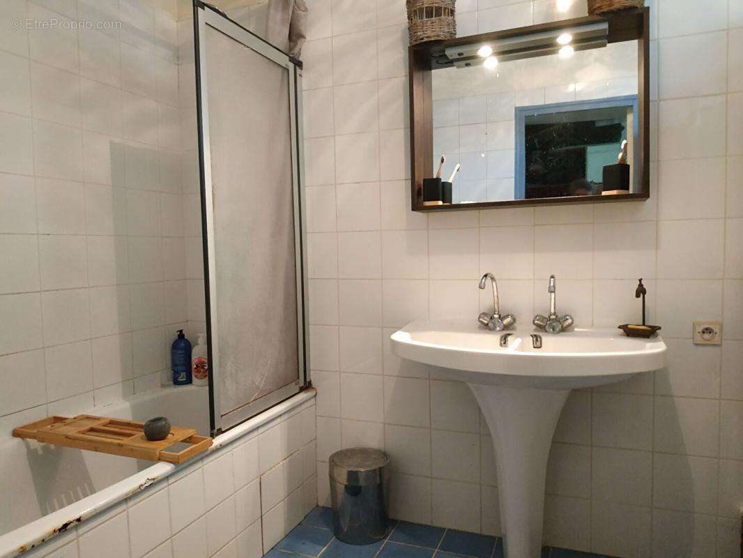 Maison à LA CHAPELLE-BASSE-MER