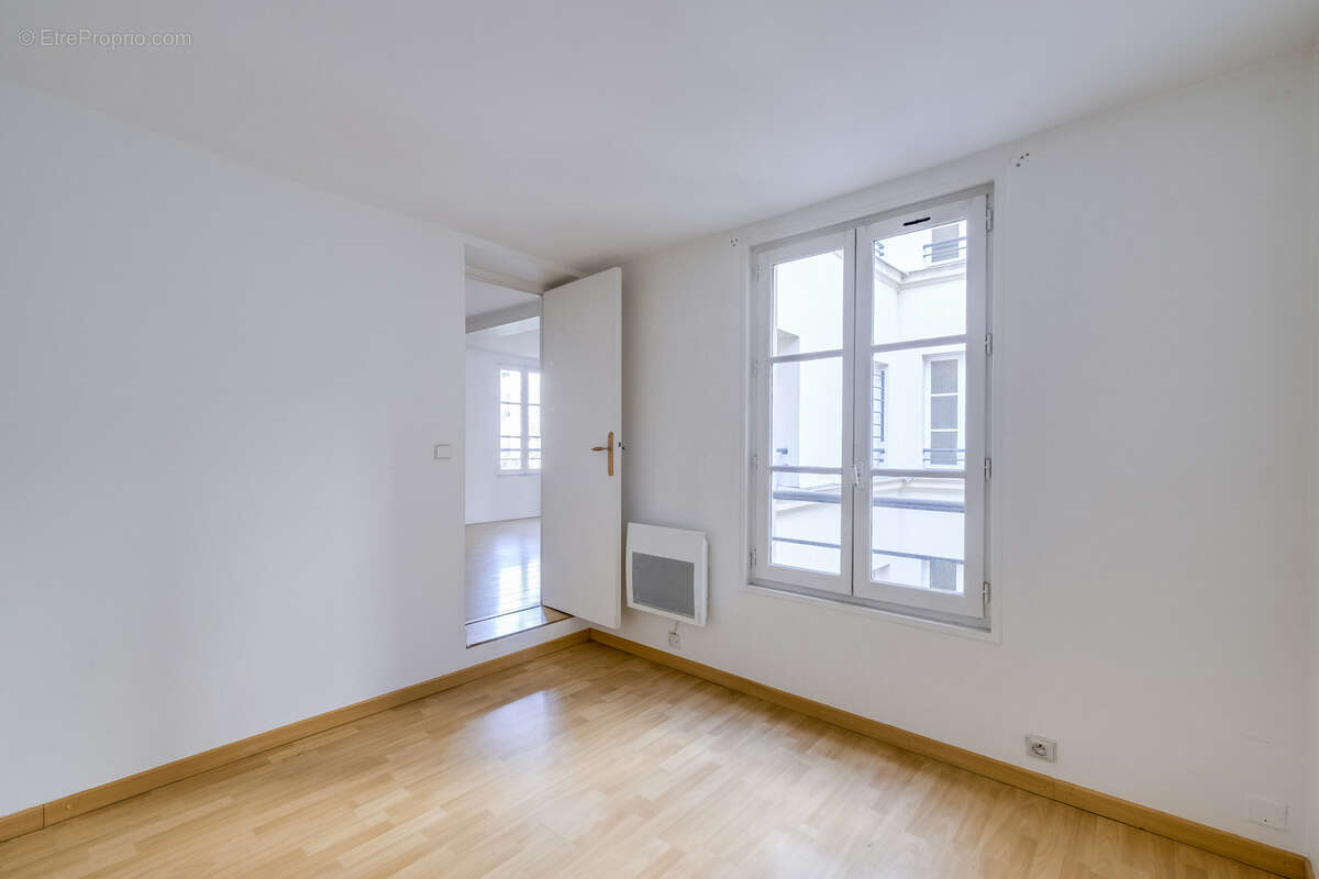 Appartement à PARIS-3E