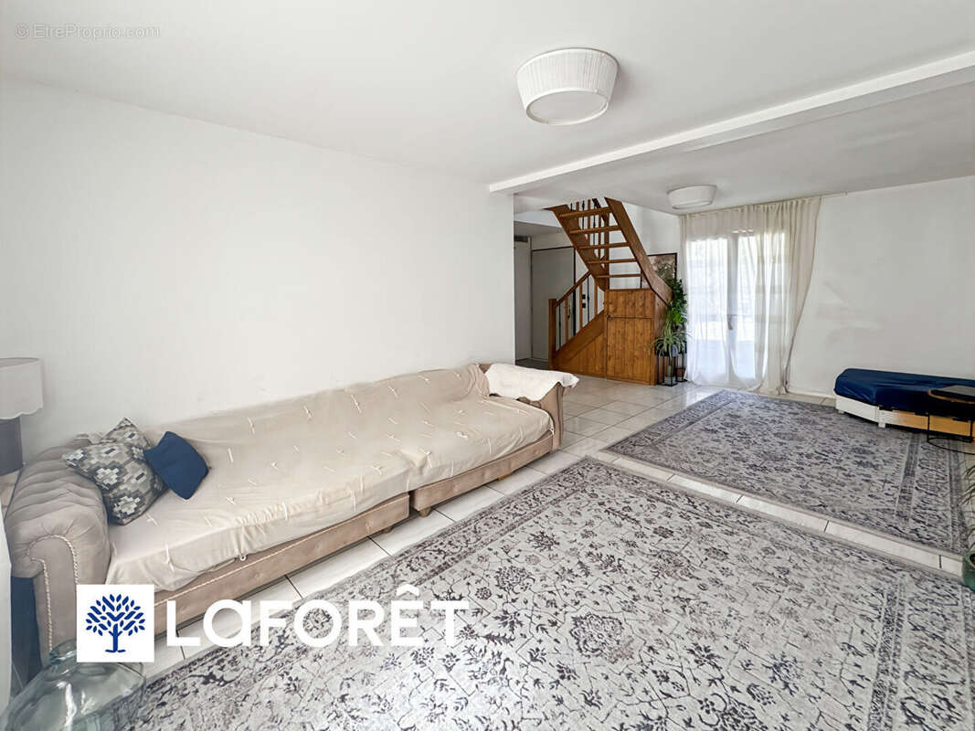 MAISON MORSANG SUR ORGE - 6 pièce(s) - 105 m2  habitable (130m2 au sol) - photo 3