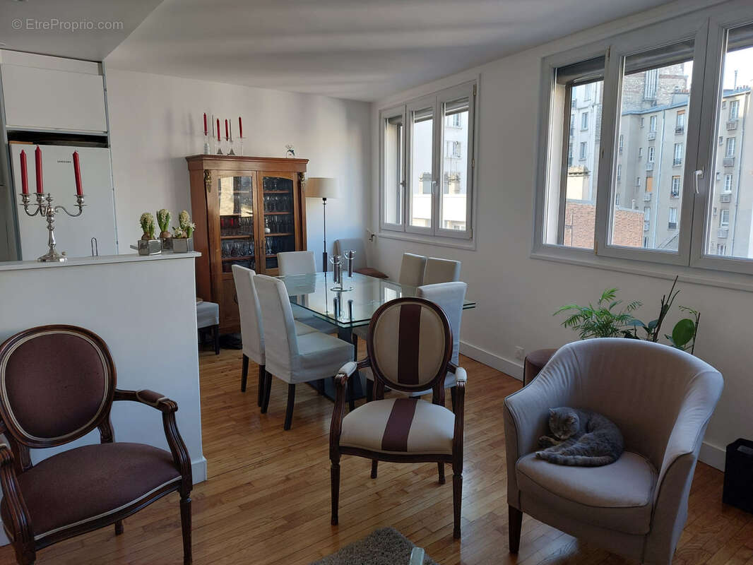 Appartement à PARIS-16E