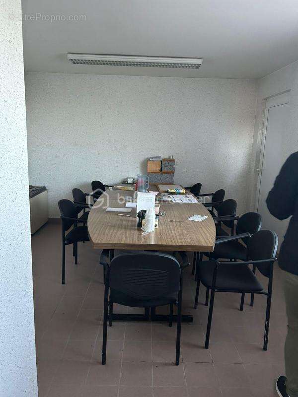 Local d'activité avec parcelle constructible - photo 4