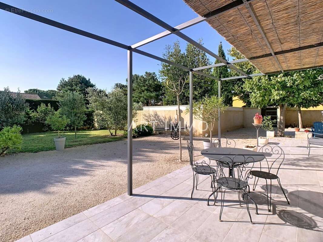 Maison à CABRIERES-D&#039;AVIGNON