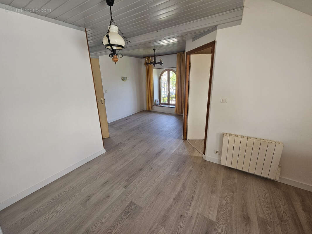 Saint-Lupicin : Appartement F3 de 41 m2 avec jardin de 500m2 - photo 3