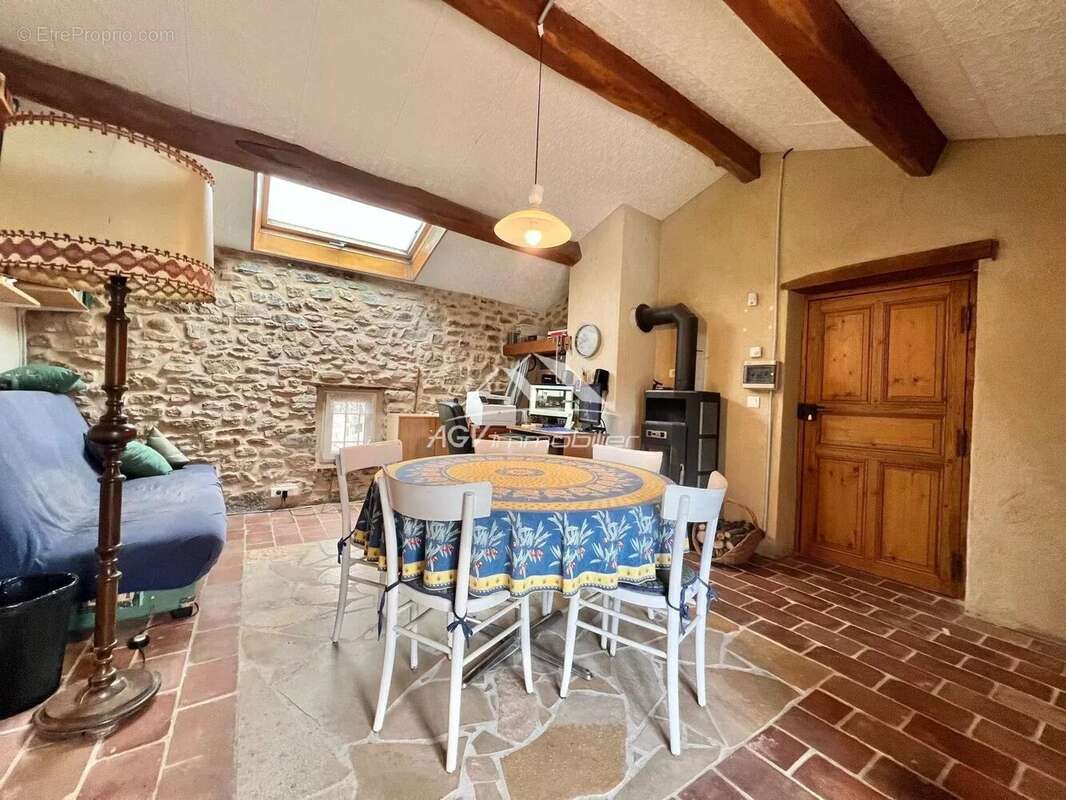 Maison à LAVAL-PRADEL