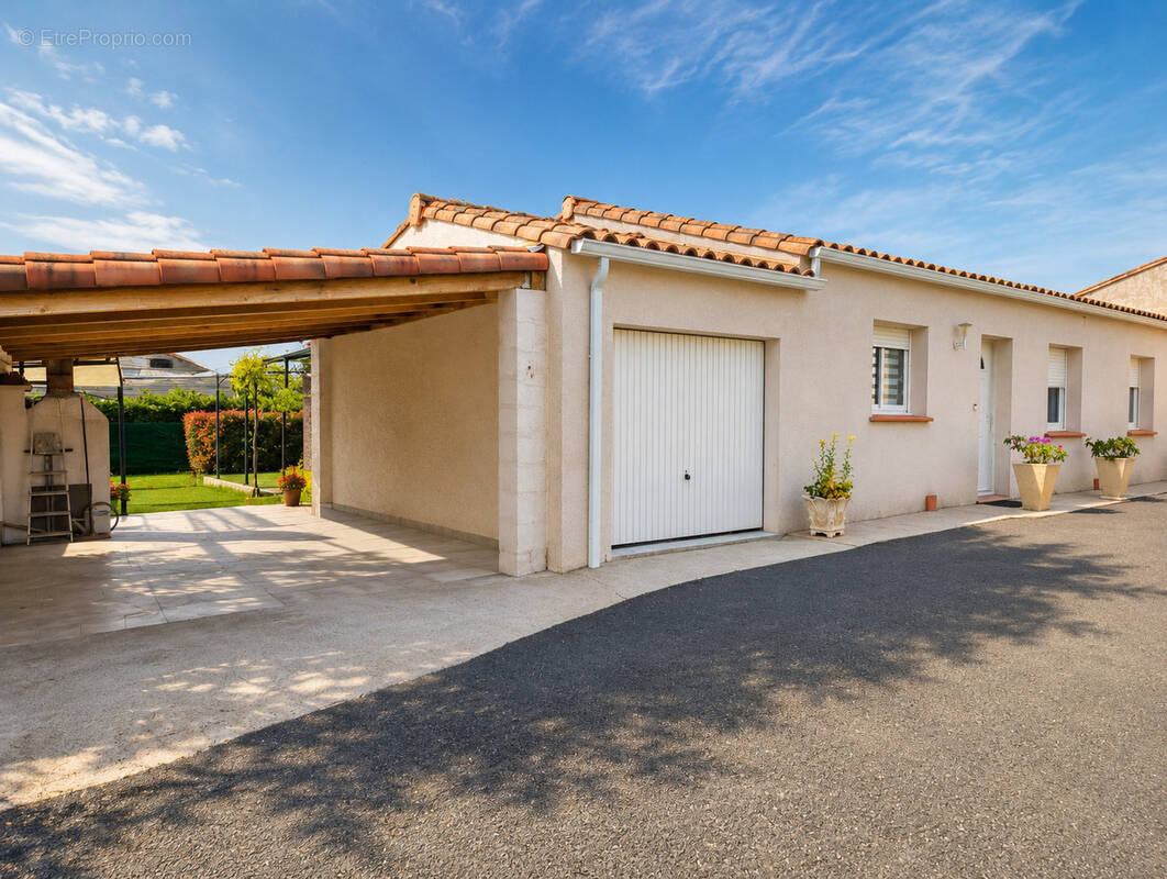 Maison à BRUGAIROLLES