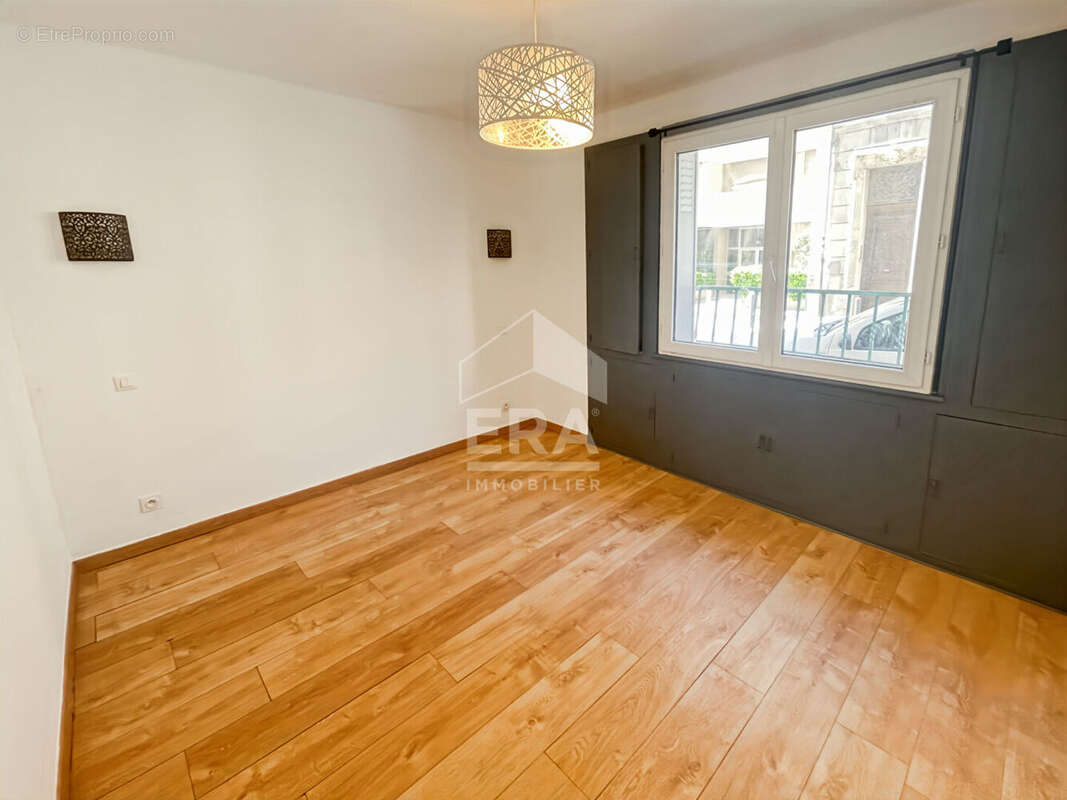 Appartement à MARSEILLE-4E