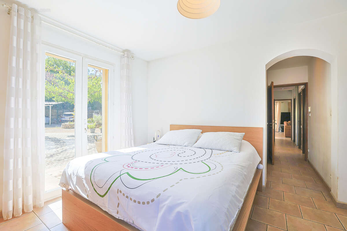 Maison à SOLLIES-TOUCAS