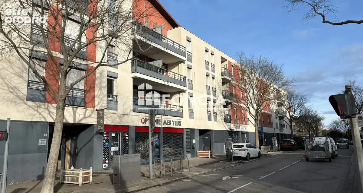 Appartement à MEYZIEU