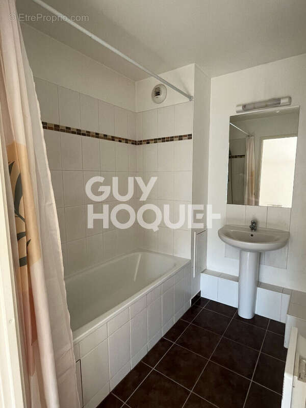 Appartement à COUBERT
