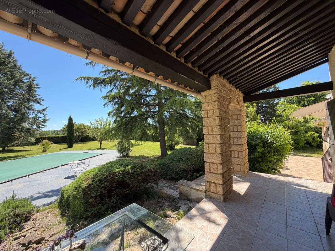 Maison à SAINT-QUENTIN-LA-POTERIE