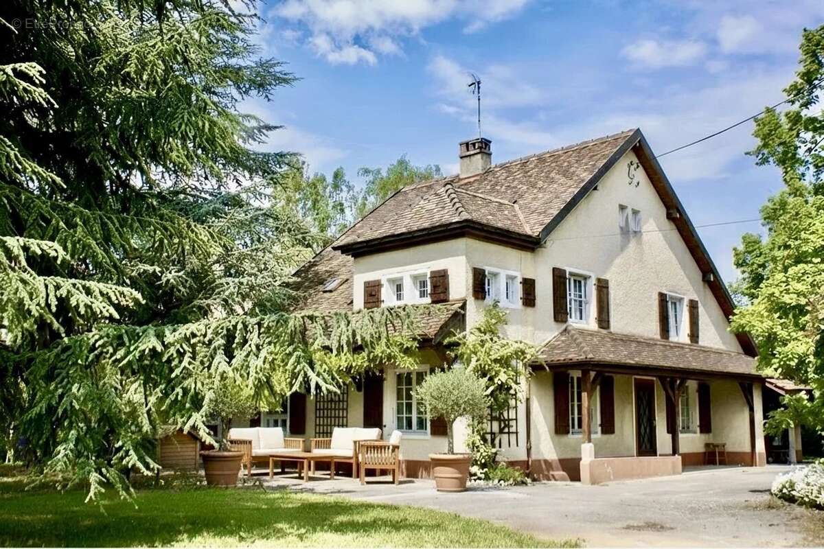 Maison à AMBILLY