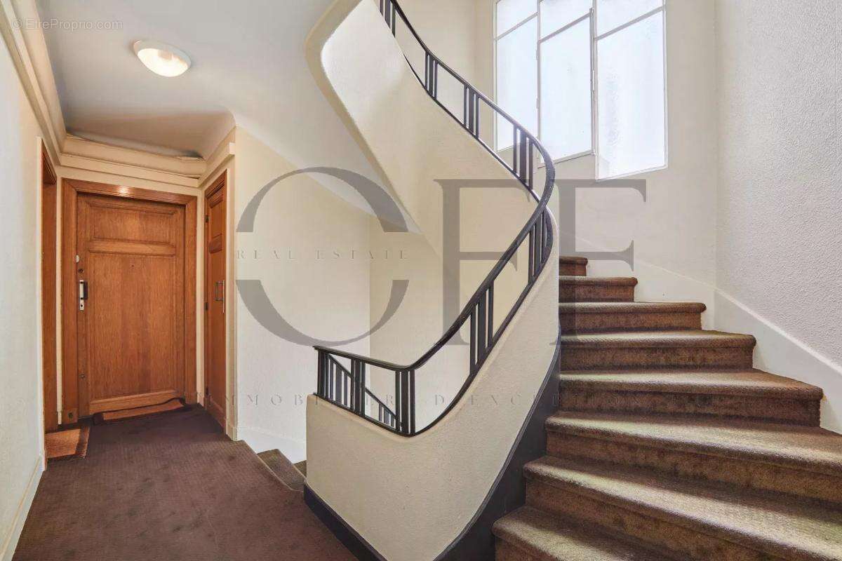Appartement à PARIS-7E