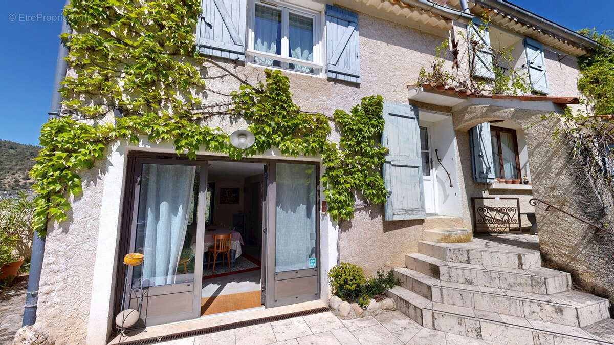 Maison à GREOUX-LES-BAINS