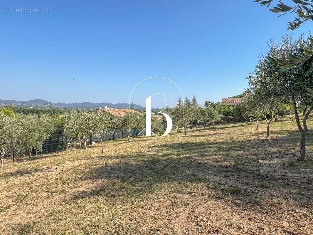 Terrain à BARJAC