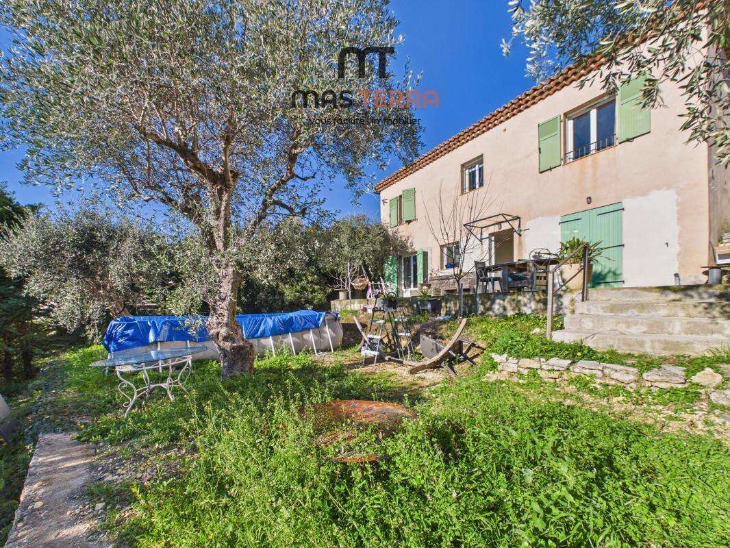 Maison à CHATEAUNEUF-GRASSE