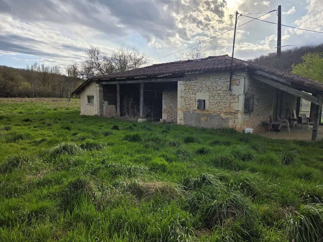 Maison à PUYLAROQUE