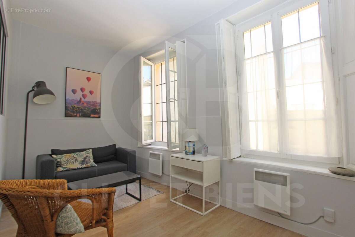 Appartement 28 m² à Versailles  - photo 2