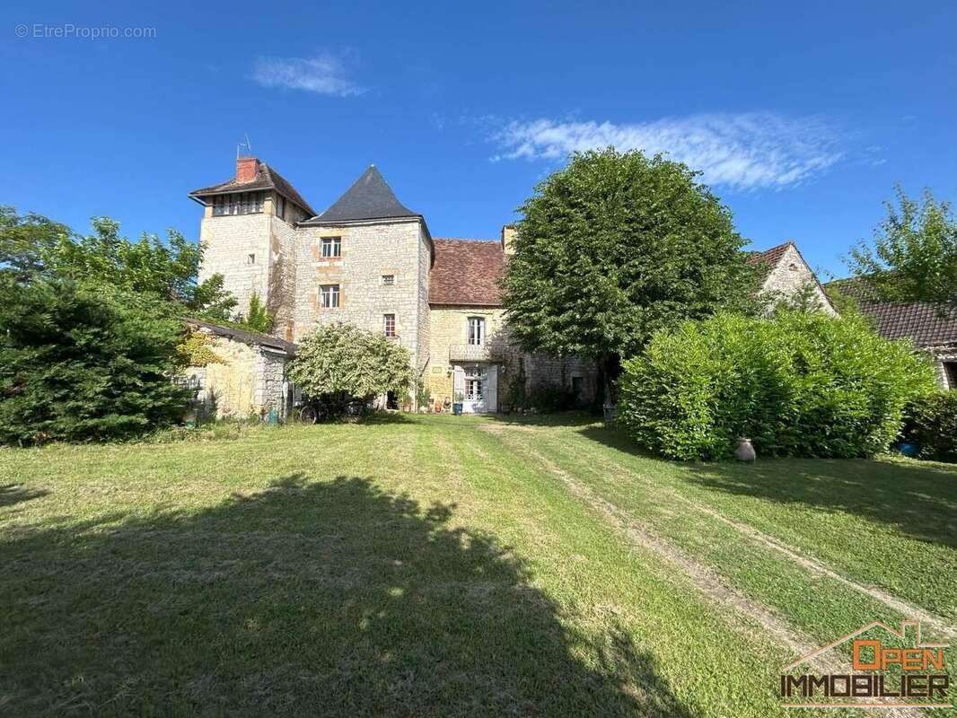 Maison à GOURDON
