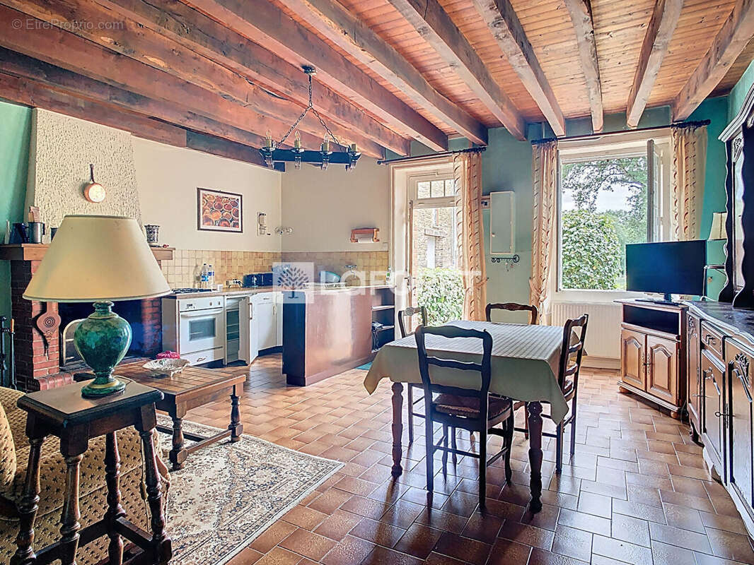 Maison à MAURE-DE-BRETAGNE