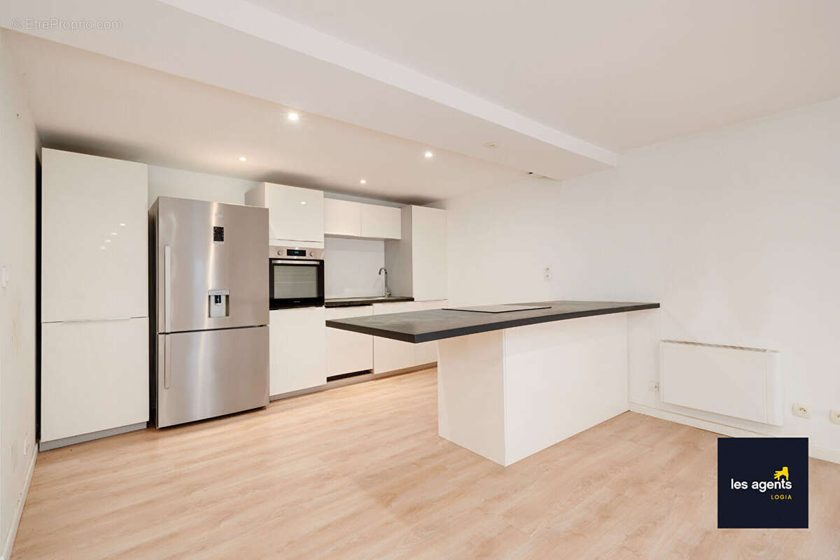 Maison  5 pièce(s) 160 m2 + cour - photo 3