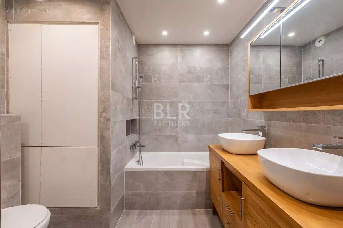 Appartement à PARIS-20E